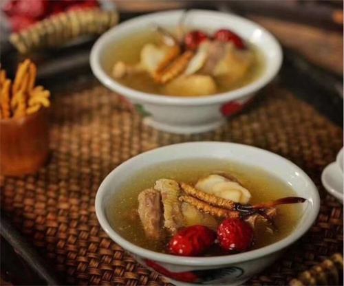 冬蟲夏草怎么煲湯？冬蟲夏草煲湯的方法